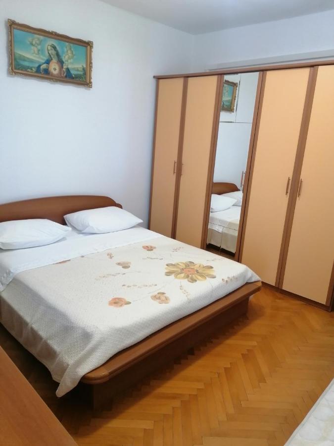 Apartments And Rooms Tomas Podstrana Exterior photo
